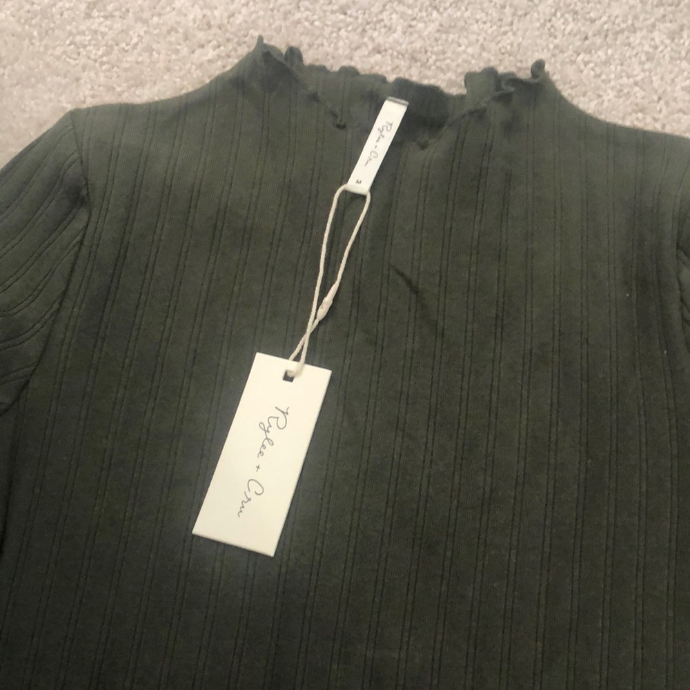 Rylee Cru long sleeve ribbed shirt dark green NWT